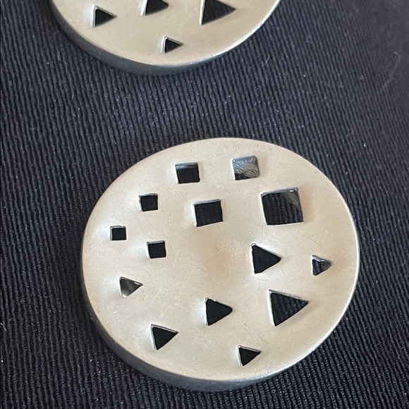 Clara Studio Vintage Geometric Round Silver Tone Clip Earrings - Picture 1 of 3